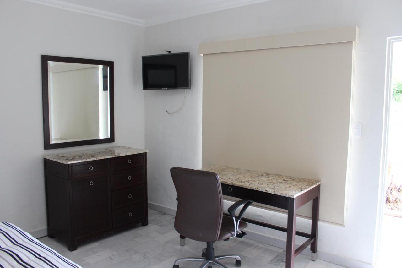 Hotel San Lorenzo Los Mochis Exterior photo